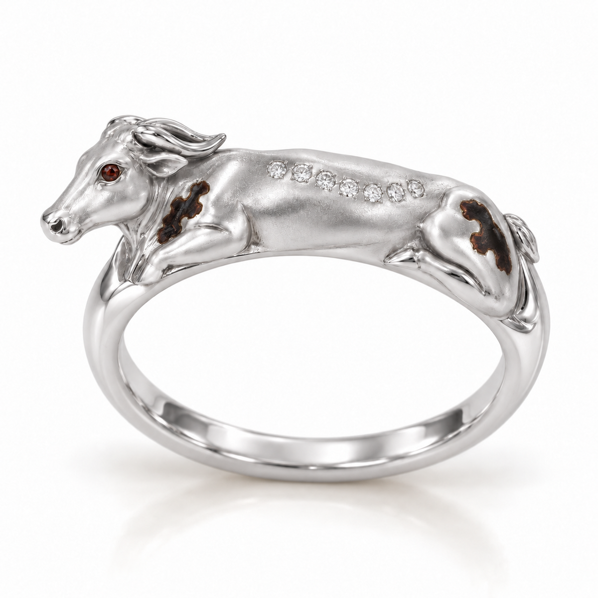 Aubrac Cow Ring — hero — [metal:white-gold]