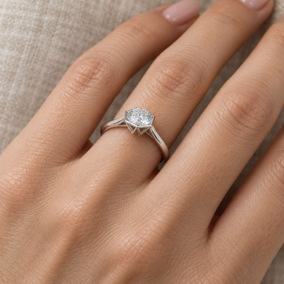 [metal:white-gold] pj avenor hex truss bezel setting — worn — illustrative design [catalog-v4]