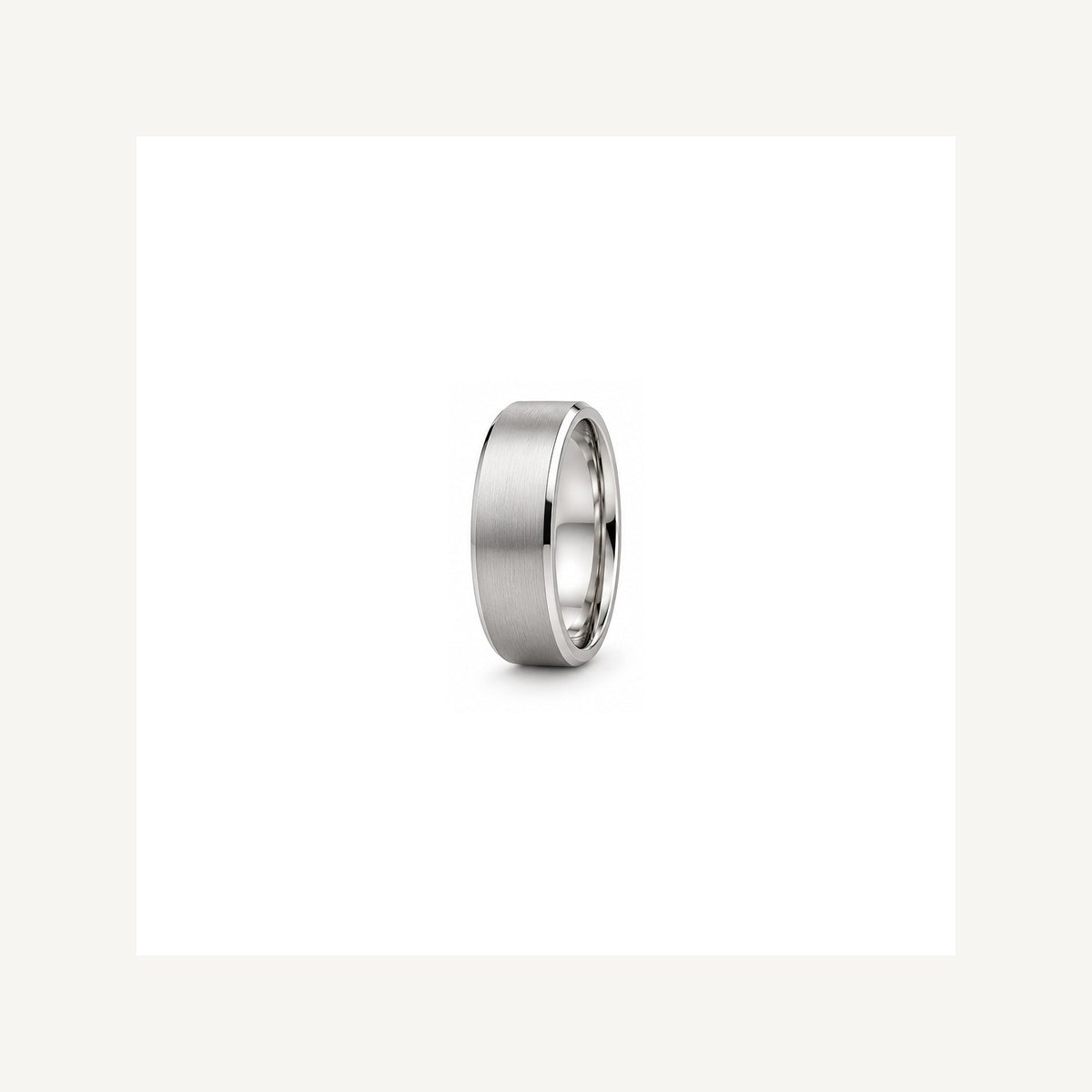[metal:white-gold] Bastien Flat Wedding Band — white gold detail — illustrative catalogue render
