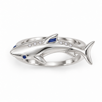 Carène Shark Ring — top view — [metal:all]