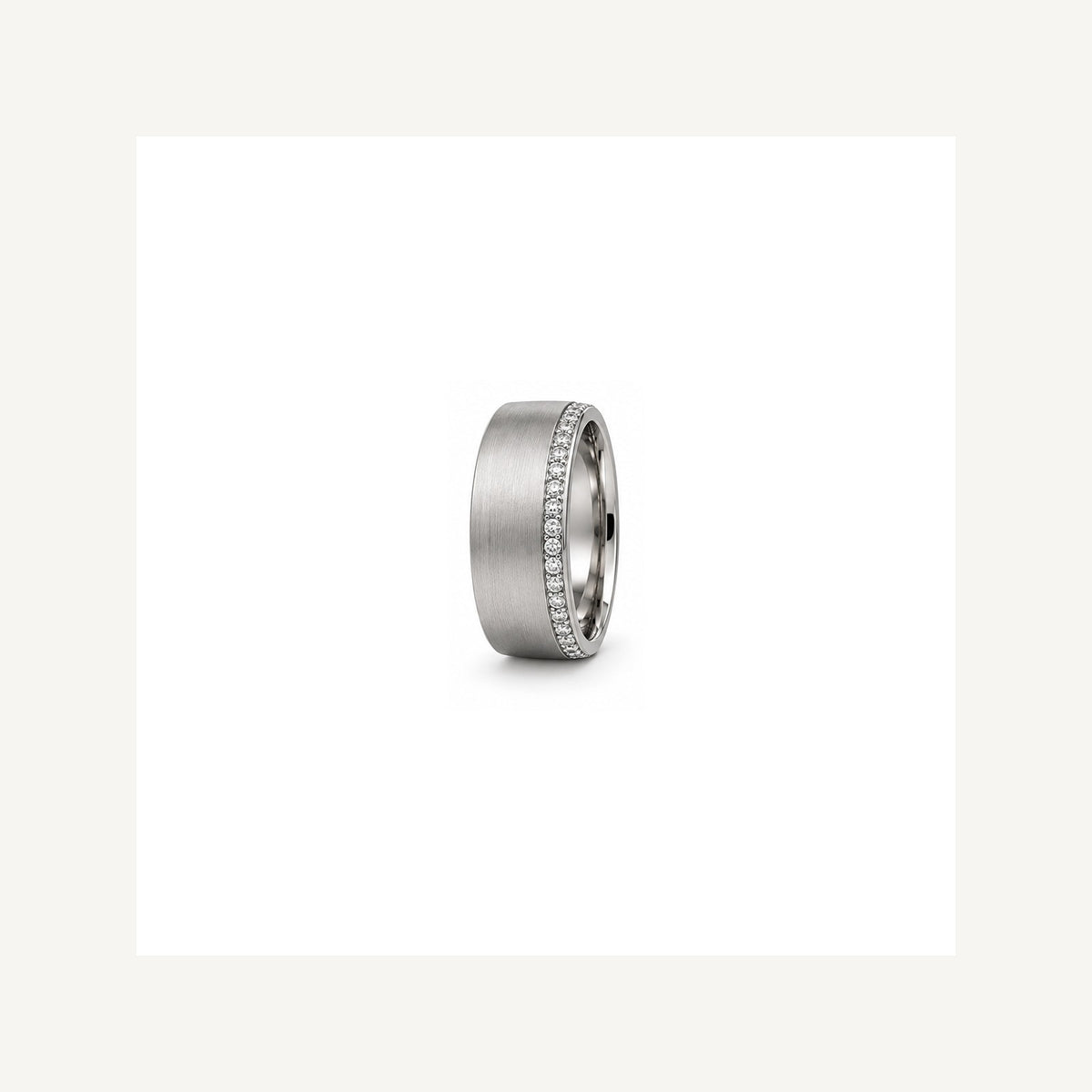 [metal:white-gold] Gareth Pavé Edge Band — white gold detail — illustrative catalogue render