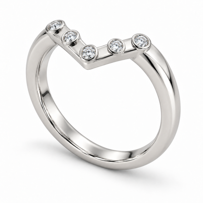 [metal:white-gold] Zerielle Five-Bezel Chevron Band — oblique — Same design shown oblique [catalog-v4]